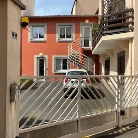 Spacieux Studio Dans Residence Avec Parking Prive Clermont-Ferrand Exterior foto